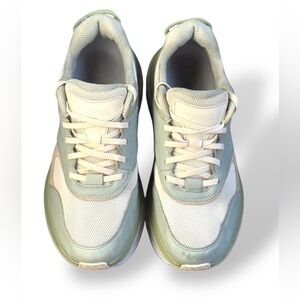 Hoka One One Bondi L Barley Oat Milk 1110538-BYT size 11.5 woman’s